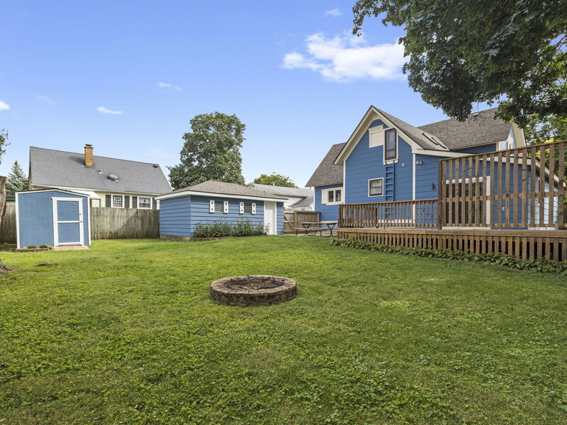 11 North Street East Dundee IL 60118