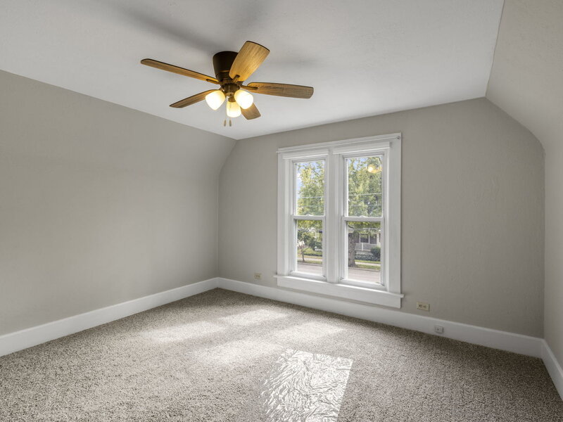 11 North Street East Dundee IL 60118