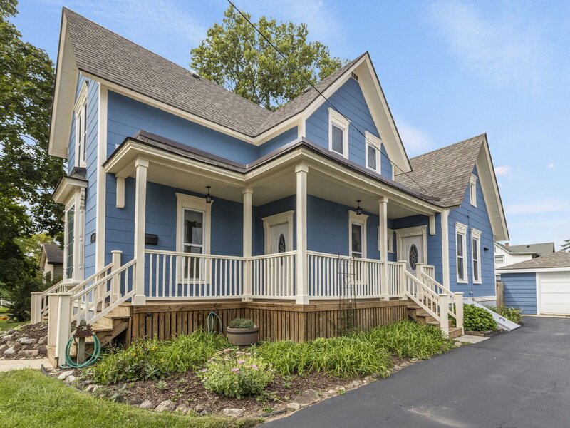 11 North Street East Dundee IL 60118