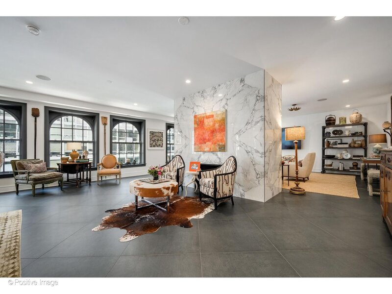 257 E Delaware Place Chicago IL 60611