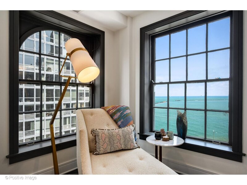 257 E Delaware Place Chicago IL 60611