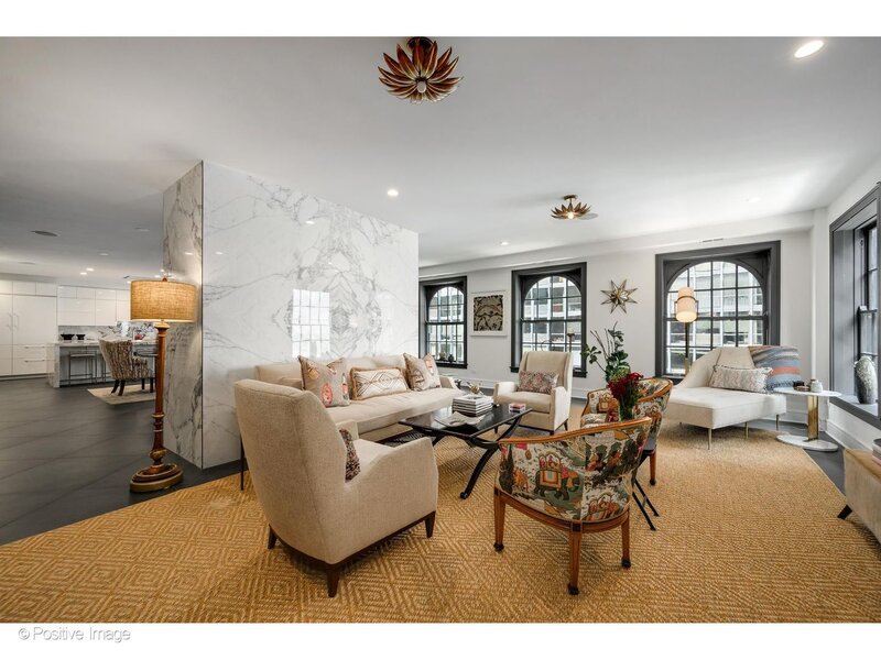257 E Delaware Place Chicago IL 60611