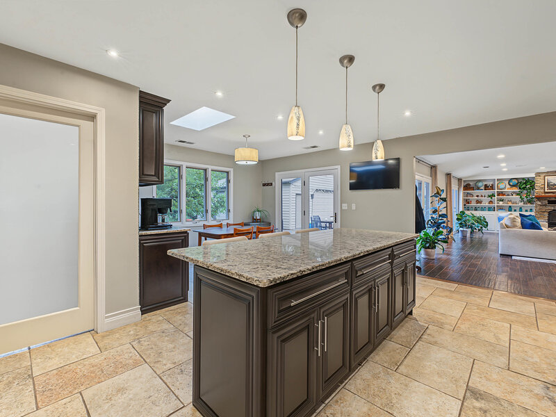 19 18th Place Lombard IL 60148