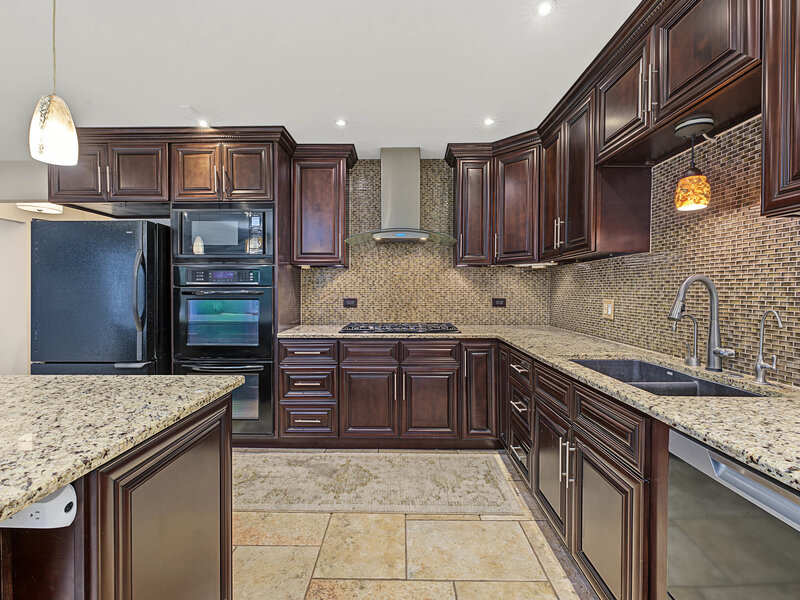 19 18th Place Lombard IL 60148