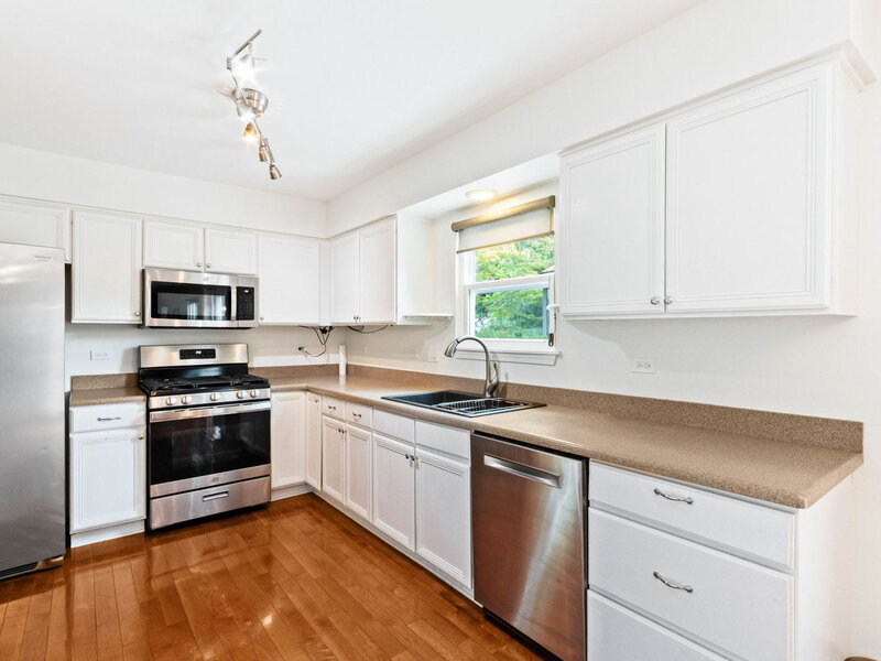 912 Matthew Court Naperville IL 60540