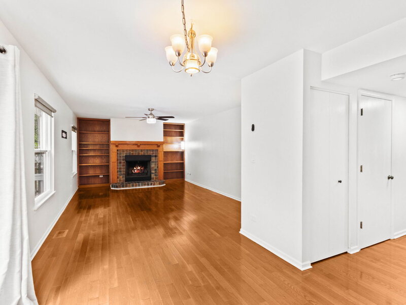 912 Matthew Court Naperville IL 60540