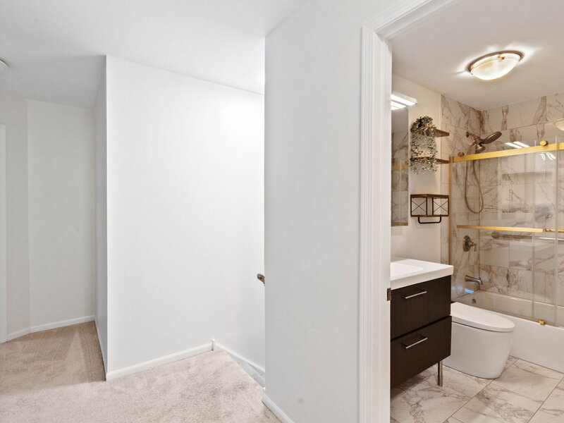 912 Matthew Court Naperville IL 60540