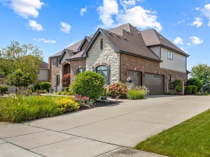 22232 Elise Boulevard Frankfort IL 60423