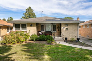 Photo of 937 Robinhood Lane La Grange Park IL 60526