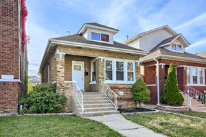 Photo of 7522 S Carpenter Street Chicago IL 60620