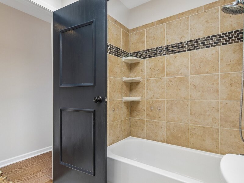 1 Sheffield Lane Warrenville IL 60555
