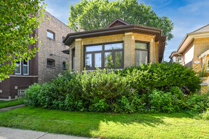 Photo of 2619 W Farwell Avenue Chicago IL 60645
