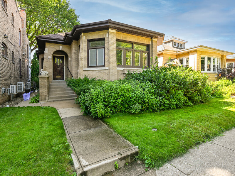 2619 W Farwell Avenue Chicago IL 60645