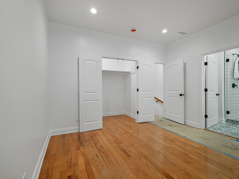 6845 S Saint Lawrence Avenue Chicago IL 60637