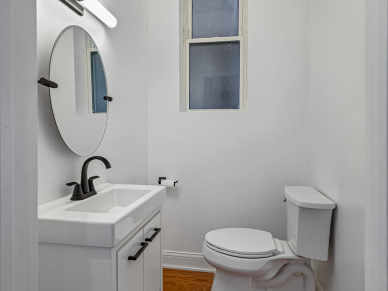 6845 S Saint Lawrence Avenue Chicago IL 60637