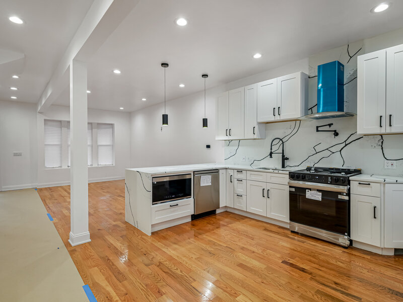 6845 S Saint Lawrence Avenue Chicago IL 60637