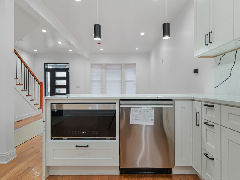 6845 S Saint Lawrence Avenue Chicago IL 60637