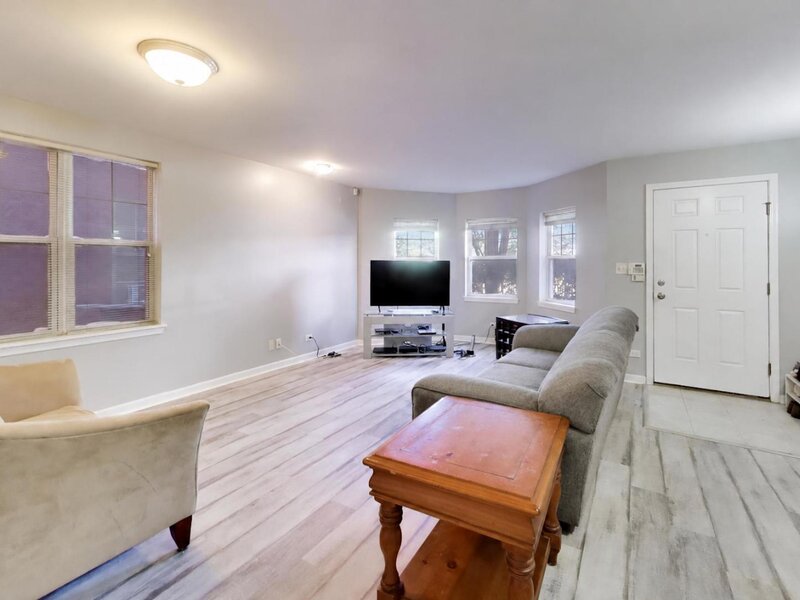 651 W Division Street Chicago IL 60610