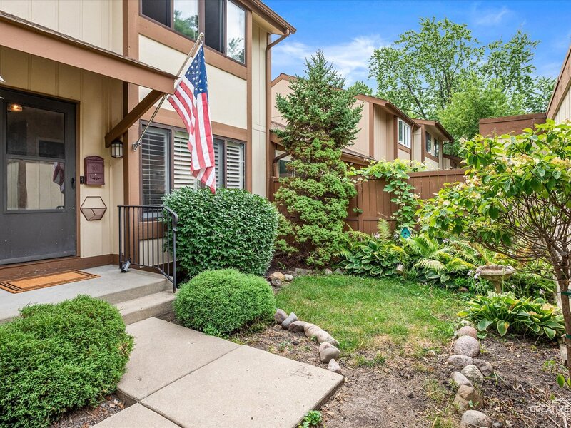 659 Glacier Trail Roselle IL 60172