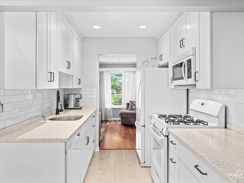 659 Glacier Trail Roselle IL 60172