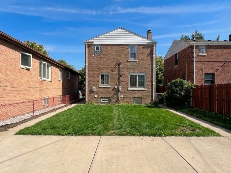 5110 S Monitor Avenue Chicago IL 60638