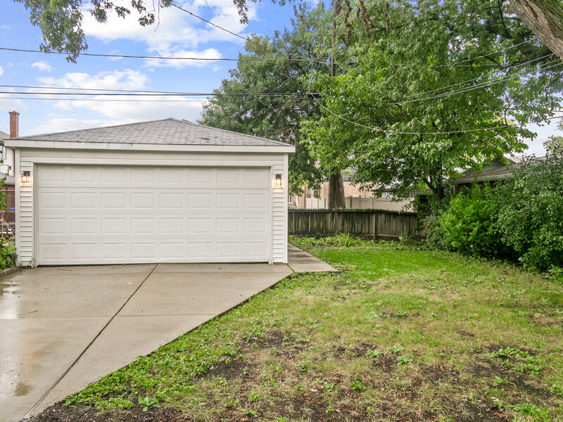 5320 S Oak Park Avenue Chicago IL 60638