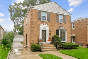 Photo of 5320 S Oak Park Avenue Chicago IL 60638