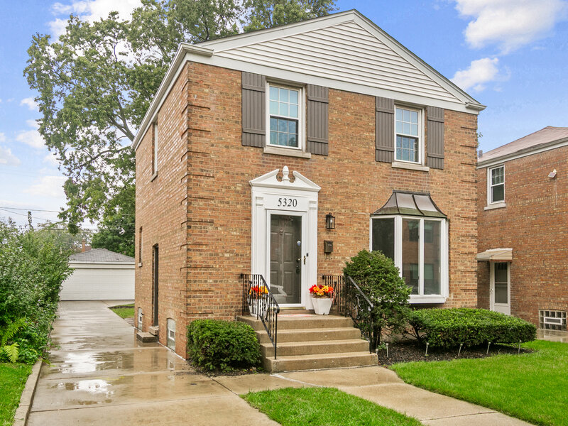 5320 S Oak Park Avenue Chicago IL 60638