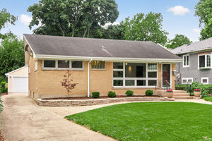 Photo of 392 Windsor Avenue Glen Ellyn IL 60137