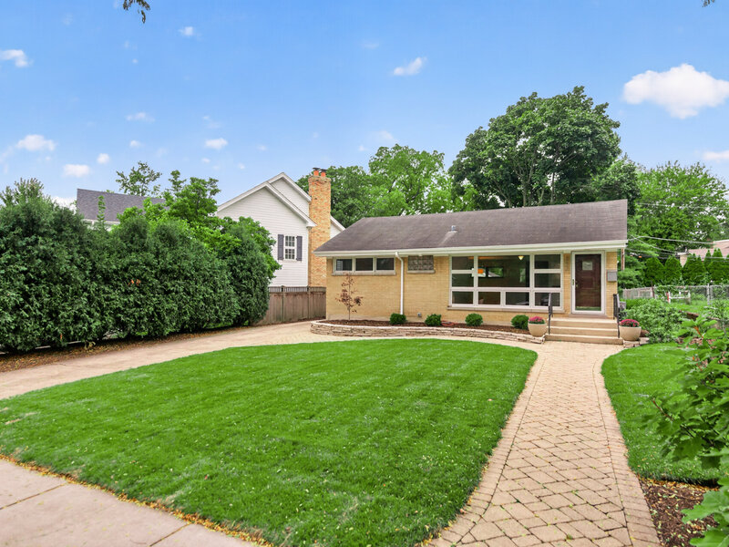 392 Windsor Avenue Glen Ellyn IL 60137