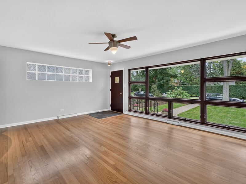 392 Windsor Avenue Glen Ellyn IL 60137