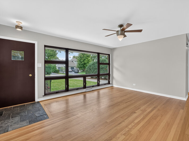 392 Windsor Avenue Glen Ellyn IL 60137