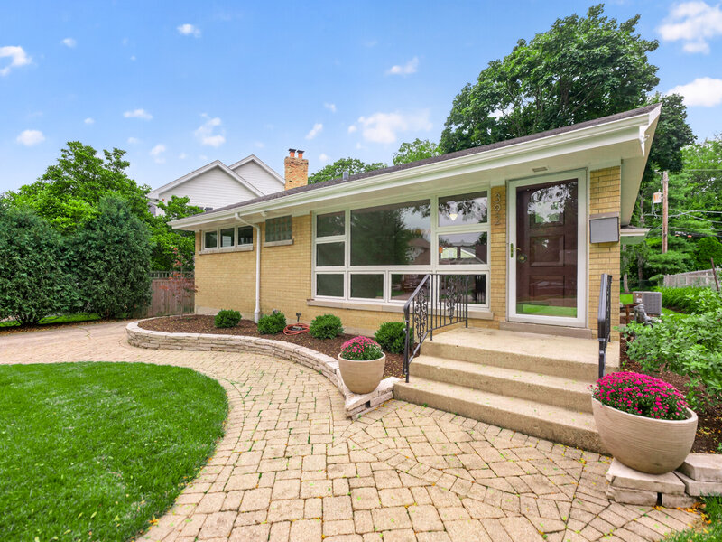 392 Windsor Avenue Glen Ellyn IL 60137