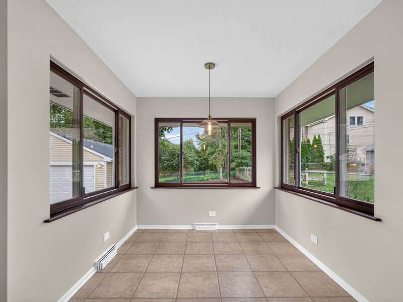 392 Windsor Avenue Glen Ellyn IL 60137