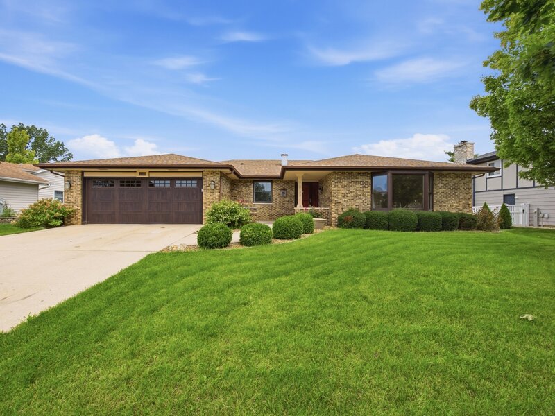 2122 Sherborn Lane Schaumburg IL 60193