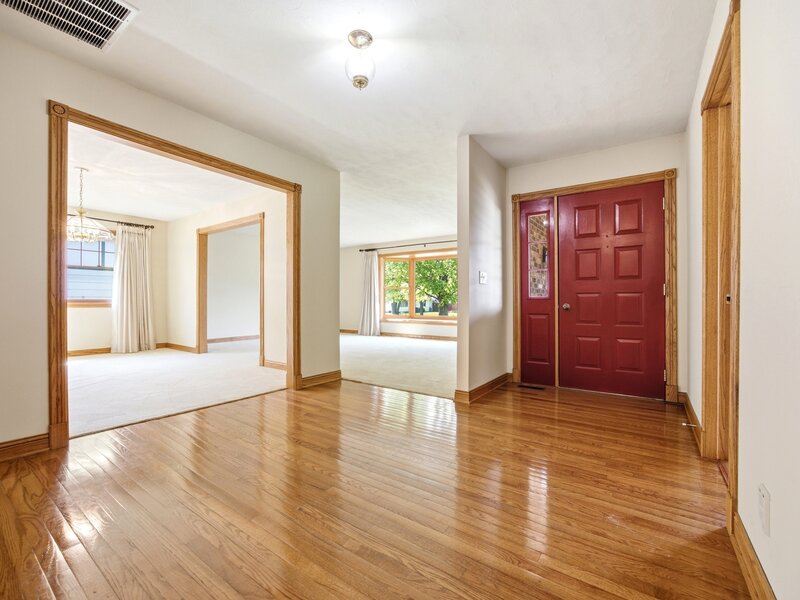 2122 Sherborn Lane Schaumburg IL 60193