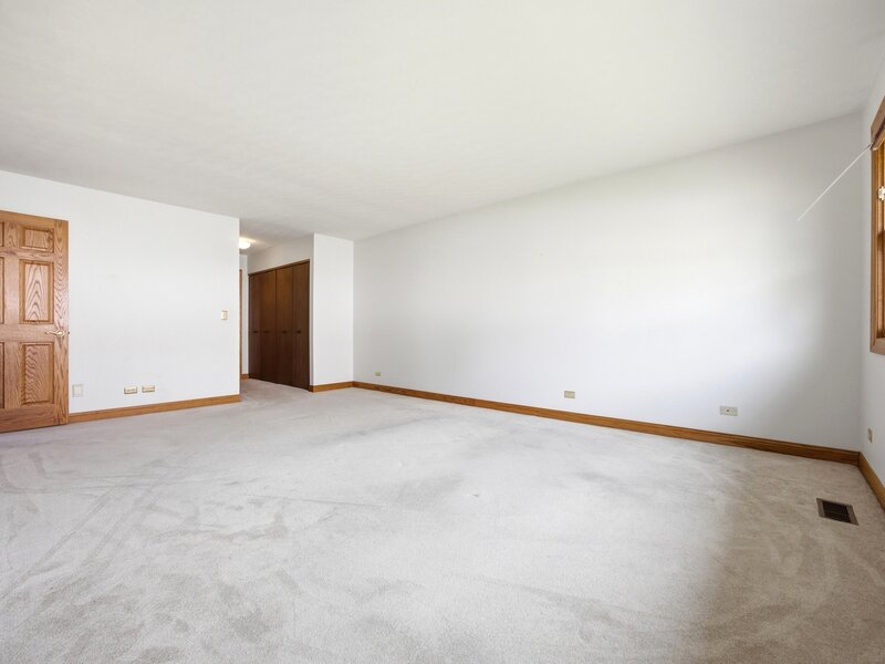 2122 Sherborn Lane Schaumburg IL 60193