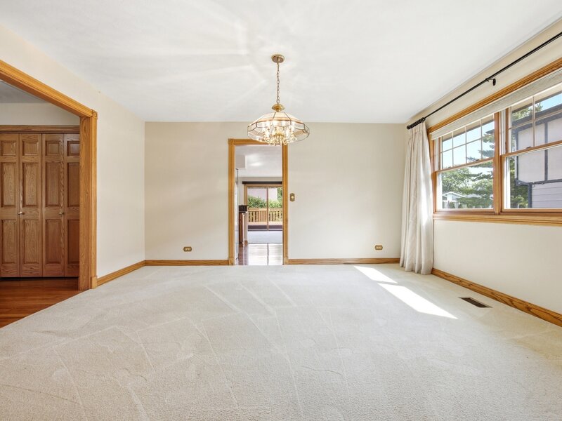 2122 Sherborn Lane Schaumburg IL 60193