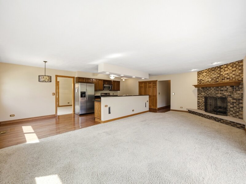 2122 Sherborn Lane Schaumburg IL 60193
