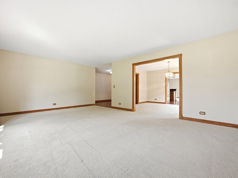 2122 Sherborn Lane Schaumburg IL 60193