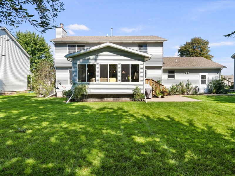 2493 Countryside Lane Bettendorf IA 52722