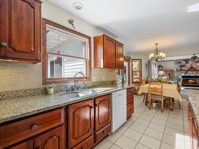 2493 Countryside Lane Bettendorf IA 52722