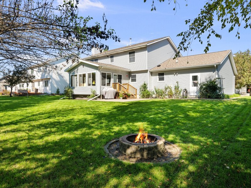 2493 Countryside Lane Bettendorf IA 52722