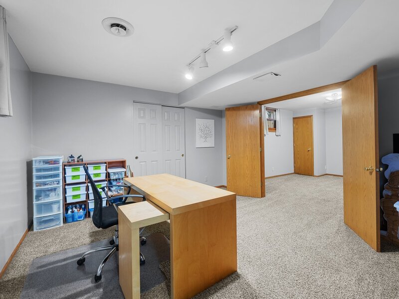2493 Countryside Lane Bettendorf IA 52722