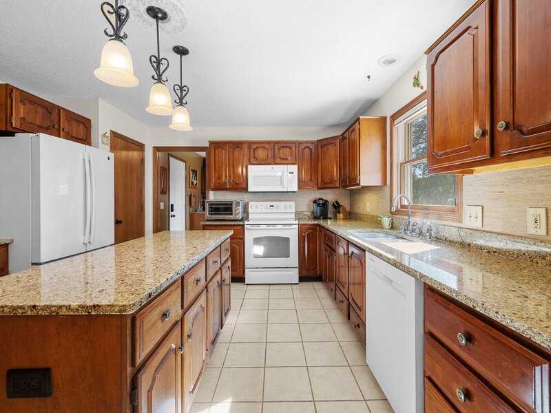 2493 Countryside Lane Bettendorf IA 52722