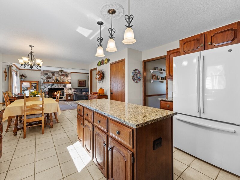 2493 Countryside Lane Bettendorf IA 52722
