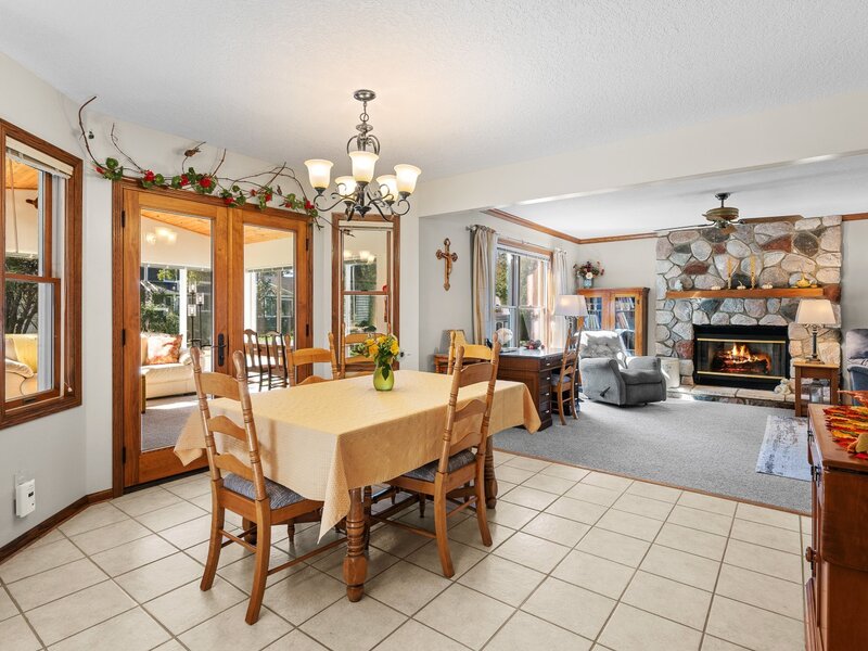 2493 Countryside Lane Bettendorf IA 52722