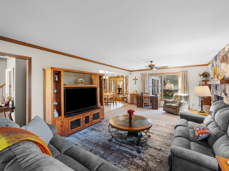 2493 Countryside Lane Bettendorf IA 52722