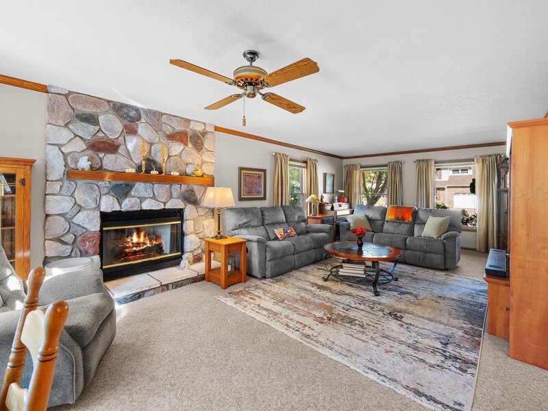 2493 Countryside Lane Bettendorf IA 52722