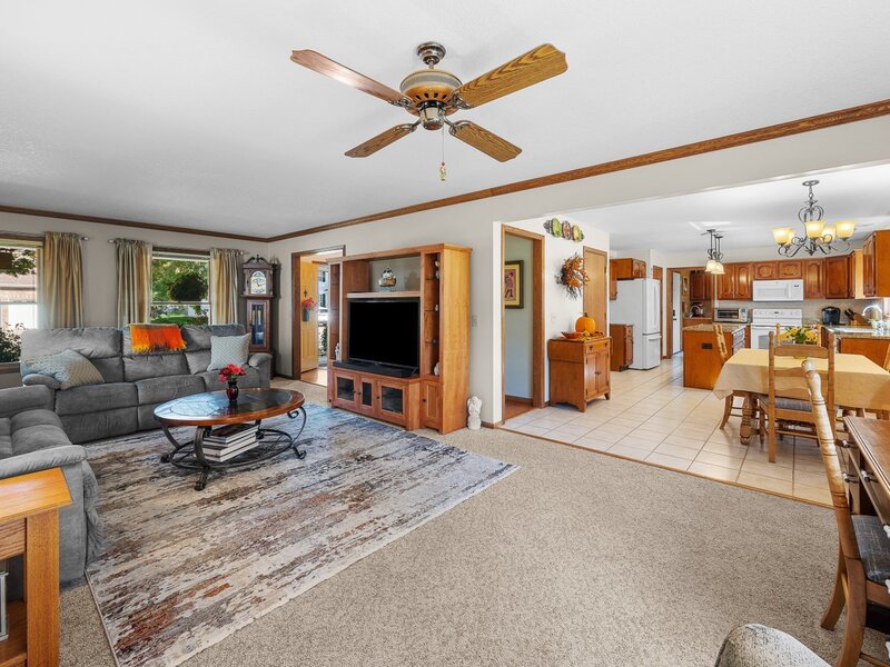 2493 Countryside Lane Bettendorf IA 52722